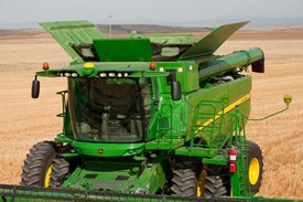 S660 with 10,600-L (300-bu) grain tank